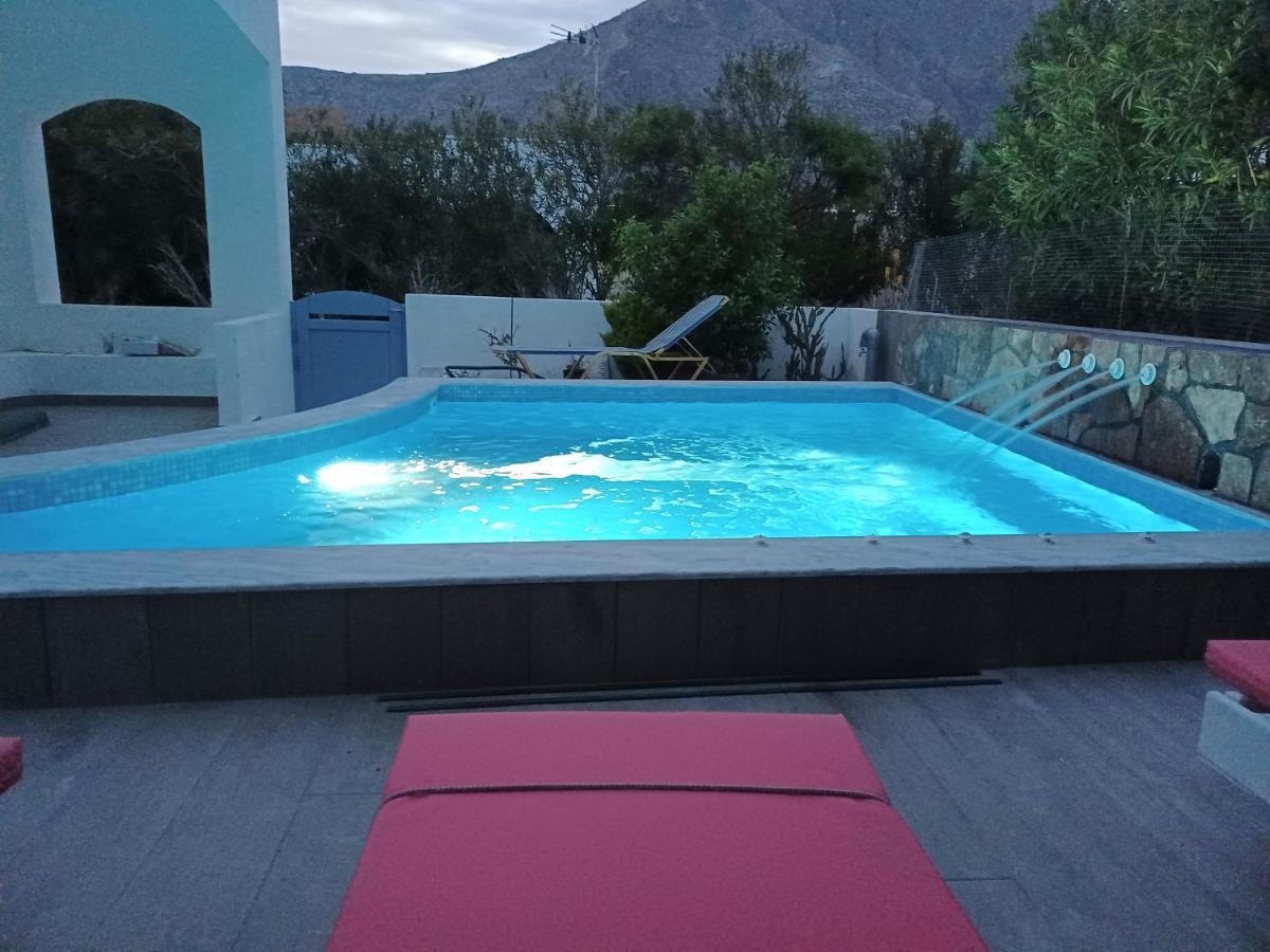 Located By The Sea One Beachfront Private Captain Lazaros Pool Villa With Loft In 750Sqm Spacious Private Plot-Jacuzzi-Sunrelax-Furnished Terace-Gazebo-Private Parking,Sleep 3 Adults And 2 Children, Just Steps From The Black Beach-Seaview Perissa  Exterior foto